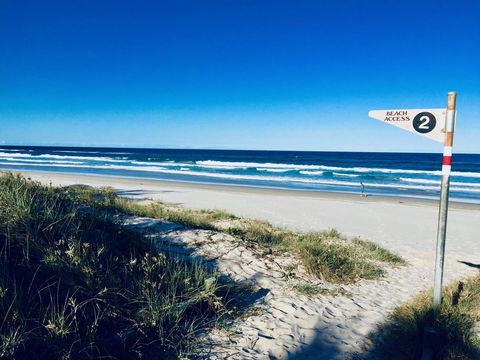 Casuarina Beachfront House - Hostie Properties - Hervey Bay Accommodation 11
