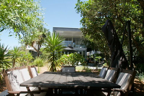 Casuarina Beachfront House - Hostie Properties - Hervey Bay Accommodation 14