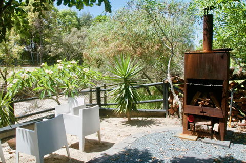 Casuarina Beachfront House - Hostie Properties - Hervey Bay Accommodation 15
