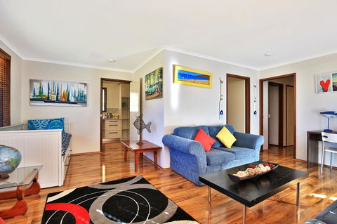 Sandy Toes Beach House Jervis Bay - 2min To Beach - Tourism Hervey Bay 5
