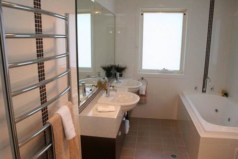 Encore Apartments - Tourism Hervey Bay 11