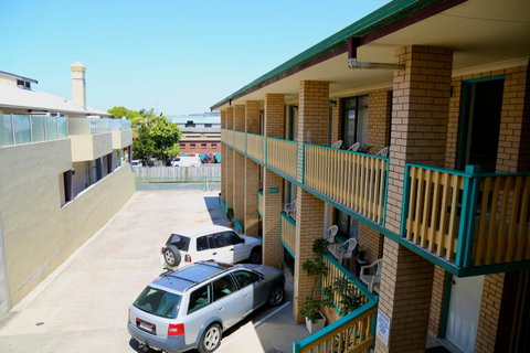 Bay Motel - Hervey Bay Accommodation 2