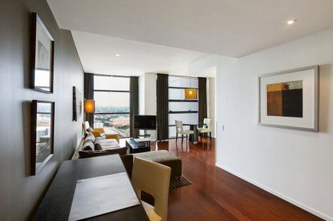 Fraser Suites Sydney - Hervey Bay Accommodation 9