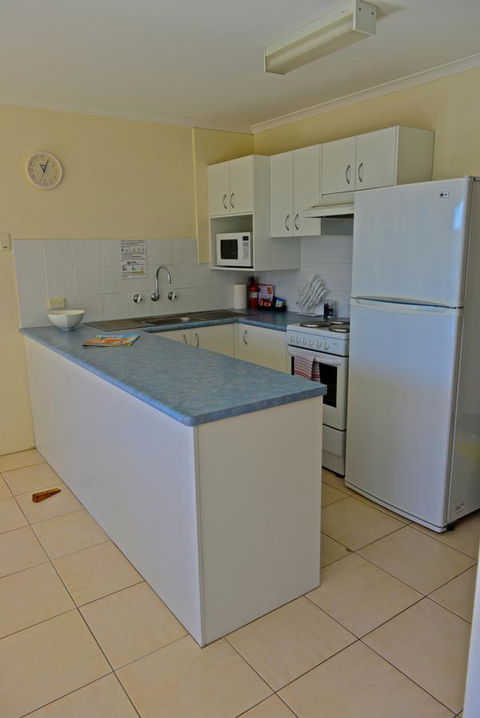 Beach House Holiday Apartments - Tourism Hervey Bay 12
