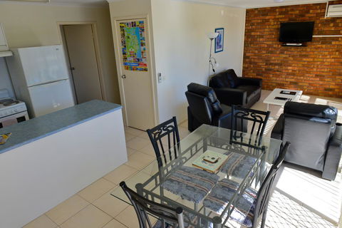 Beach House Holiday Apartments - Tourism Hervey Bay 10