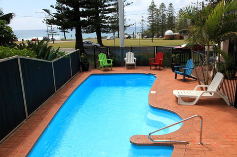 Beach House Holiday Apartments - Tourism Hervey Bay 2