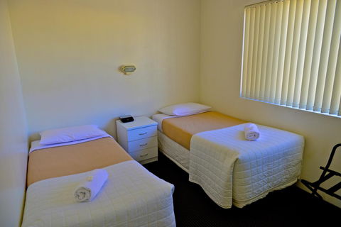 Beach House Holiday Apartments - Tourism Hervey Bay 9