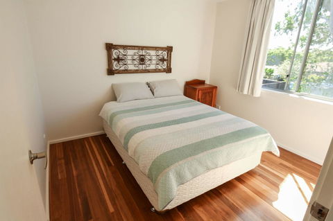Valla's Beach House - Tourism Hervey Bay 19