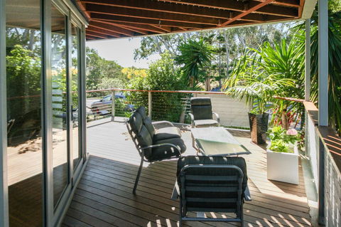 Valla's Beach House - Tourism Hervey Bay 14