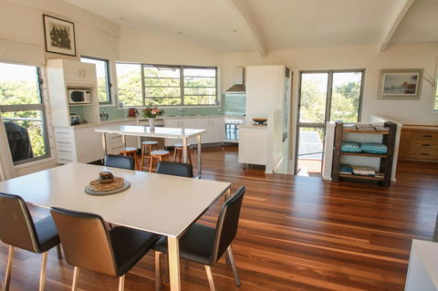 Valla's Beach House - Tourism Hervey Bay 10
