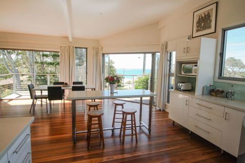 Valla's Beach House - Tourism Hervey Bay 11