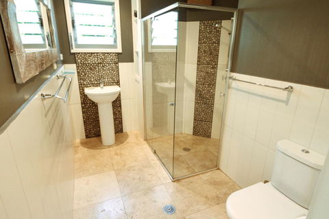 Valla's Beach House - Tourism Hervey Bay 13