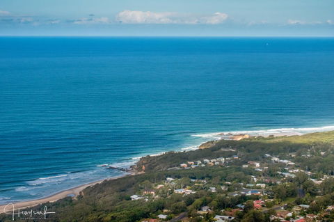 Valla's Beach House - Tourism Hervey Bay 0