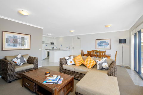 South Pacific Apartments - Tourism Hervey Bay 8