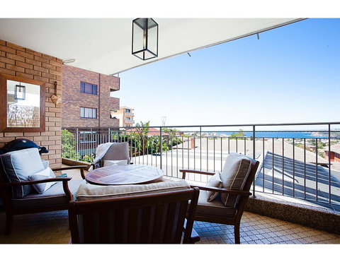 Ocean Views And Sea Breezes Over Bondi Beach - Tourism Hervey Bay 9