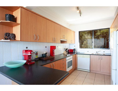 Ocean Views And Sea Breezes Over Bondi Beach - Tourism Hervey Bay 6