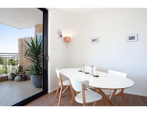 Ocean Views And Sea Breezes Over Bondi Beach - Tourism Hervey Bay 7