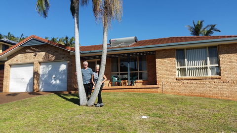 Twin Palms Holiday House At Lighthouse - Hervey Bay Accommodation 0