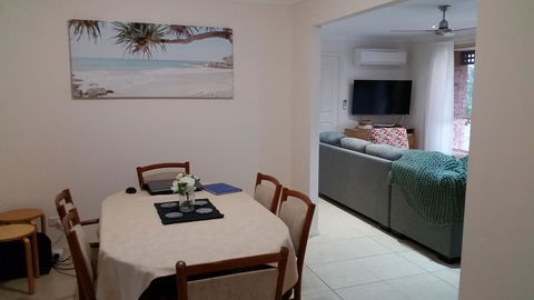 Twin Palms Holiday House At Lighthouse - Hervey Bay Accommodation 2