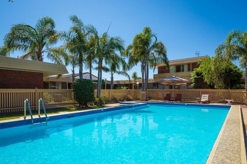 Kalindo Merimbula - Tourism Hervey Bay 0