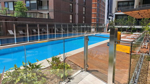 Two Bedroom Darling Harbour Apt Chinatown CBD UTS - Hervey Bay Accommodation 5