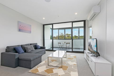 Stylish And Neat Two Bed Apartment In Wentworth Point - Tourism Hervey Bay 0