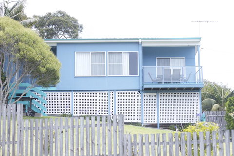 Clareview, 8 Korogora Street - Tourism Hervey Bay 4