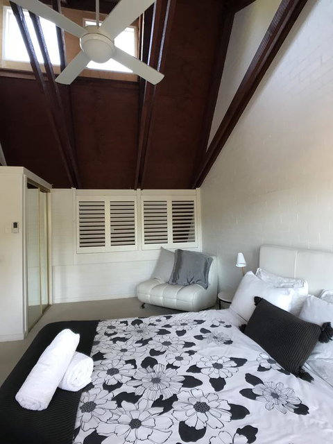 Treetops Everglades Villa - Hervey Bay Accommodation 4