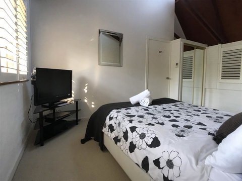 Treetops Everglades Villa - Hervey Bay Accommodation 5