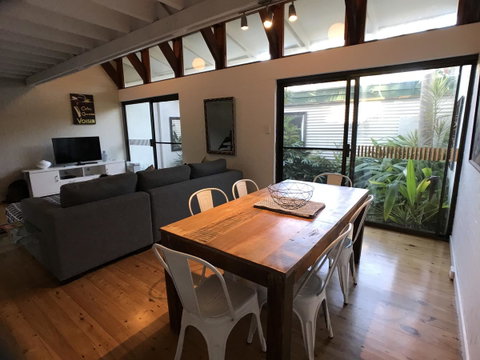 Treetops Everglades Villa - Hervey Bay Accommodation 9