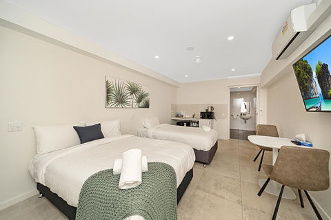 Carlton Suites - Tourism Hervey Bay 0