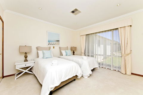 One Mile Mansion - Private Coastal Retreat FREE FAMILY ADVENTURE PASS - Hervey Bay Accommodation 16