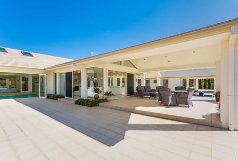 One Mile Mansion - Private Coastal Retreat FREE FAMILY ADVENTURE PASS - Hervey Bay Accommodation 18