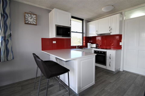Beachfront 3, 25 Willow Street - Tourism Hervey Bay 5