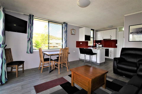 Beachfront 3, 25 Willow Street - Tourism Hervey Bay 1