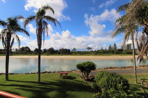 Beachfront 3, 25 Willow Street - Tourism Hervey Bay 7