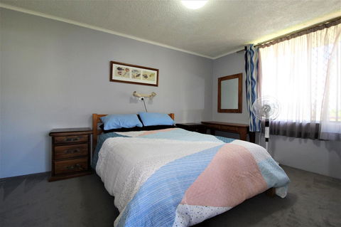 Beachfront 3, 25 Willow Street - Tourism Hervey Bay 9