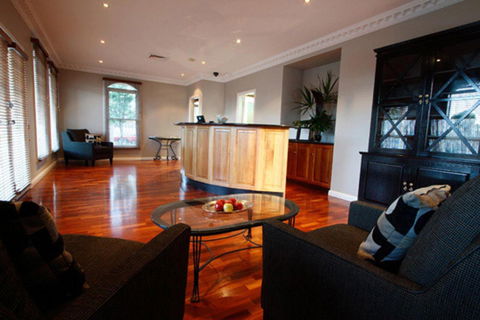 Carlyle Suites & Apartments - Tourism Hervey Bay 1