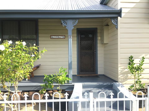 Caledonia Cottage - Hervey Bay Accommodation 6