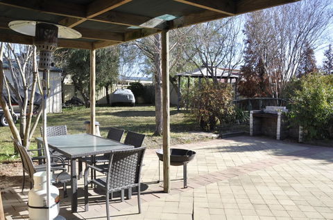 Caledonia Cottage - Hervey Bay Accommodation 1