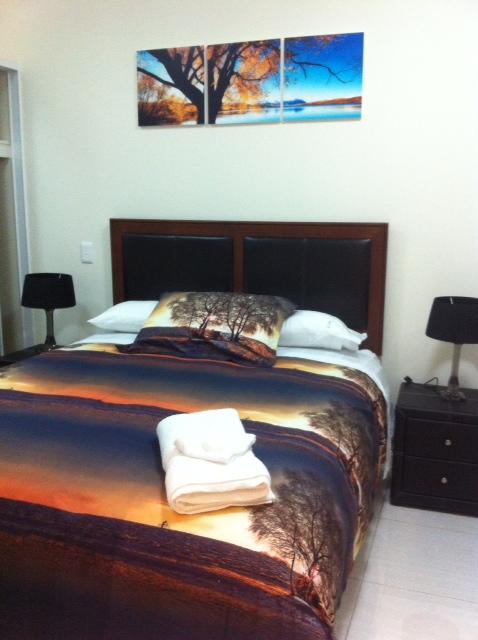 Nomikis\'On The Avenue - Hervey Bay Accommodation 13