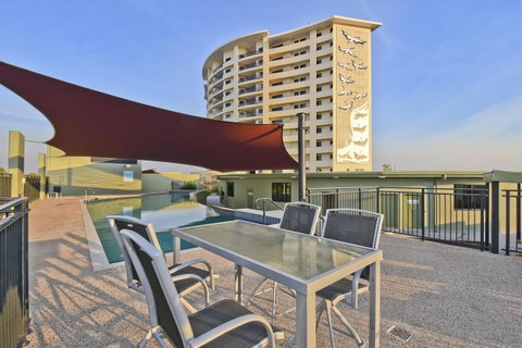 Nomikis\'On The Avenue - Hervey Bay Accommodation 12
