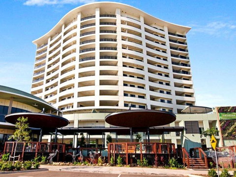 Nomikis\'On The Avenue - Hervey Bay Accommodation 16