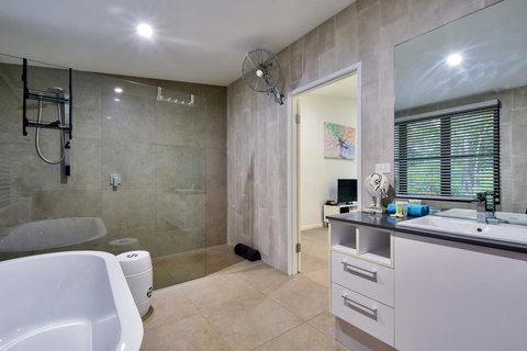 'Tropical Oasis - Darwin NT - Hervey Bay Accommodation 17