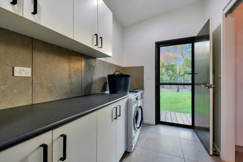 'Tropical Oasis - Darwin NT - Hervey Bay Accommodation 24