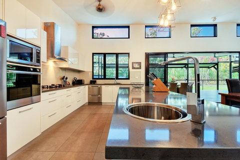 'Tropical Oasis - Darwin NT - Hervey Bay Accommodation 6