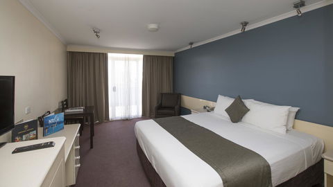 Stay At Alice Springs Hotel - Tourism Hervey Bay 3