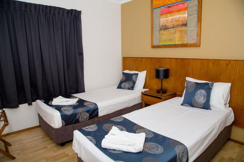 Cullen Bay Resorts - Tourism Hervey Bay 8