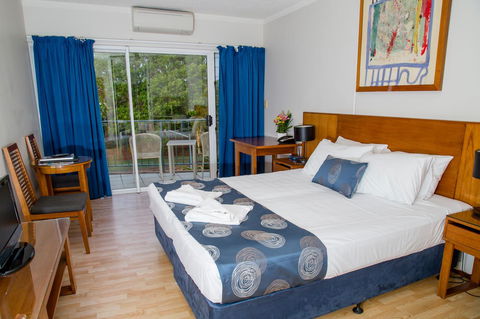 Cullen Bay Resorts - Tourism Hervey Bay 6