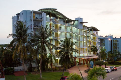 Cullen Bay Resorts - Tourism Hervey Bay 11